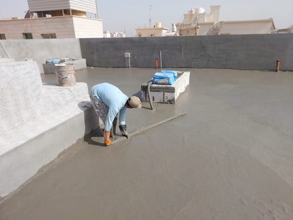 شركة عزل مائي بالرياض أثناء تنفيذ العزل